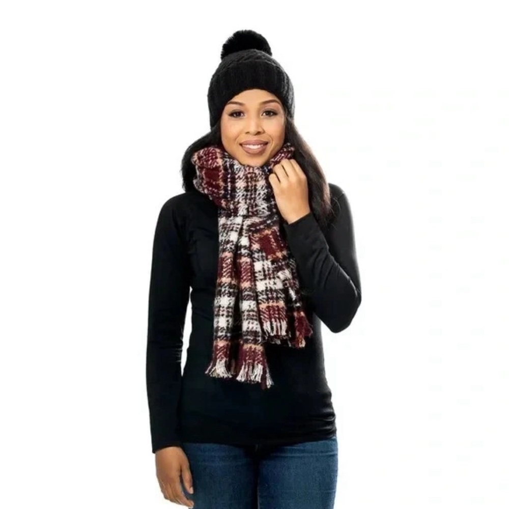 Emanuel Geraldo Women's Plaid Scarf with Black Beanie Set NEW